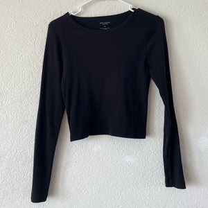 Arizona Jean Company | Juniors Black Long Sleeve Tee | Size M